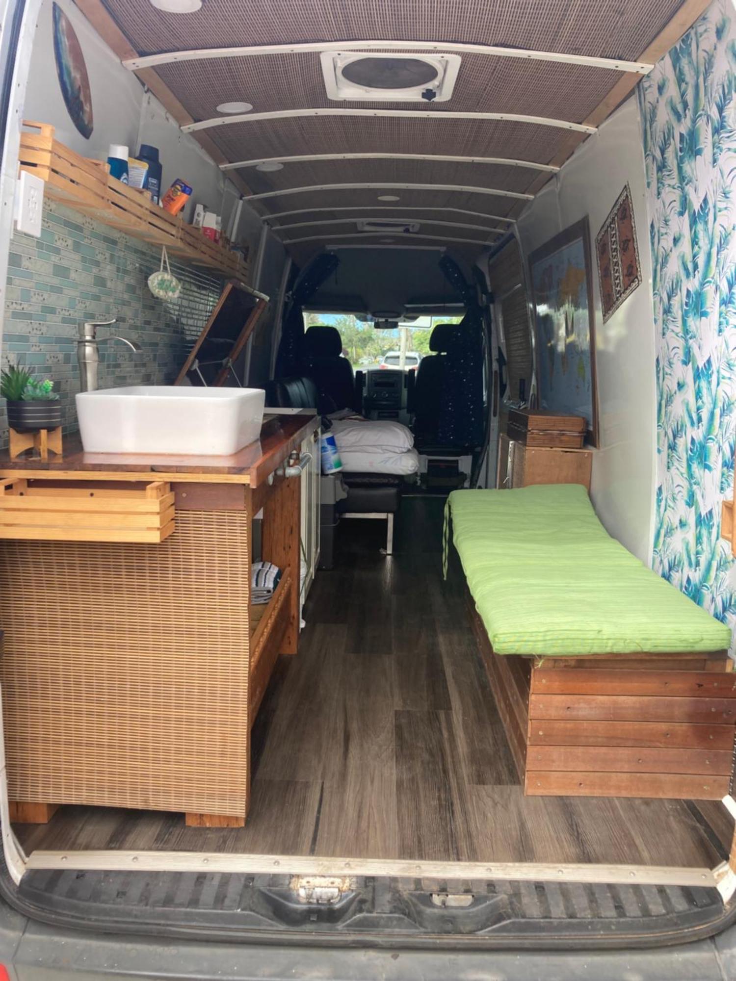Oahu Camper Adventures Hotell Kailua Exteriör bild